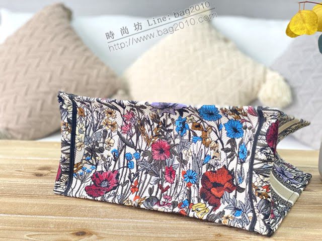 Dior女包 迪奧Book Tote繁花刺繡帆布托特包 Dior刺繡購物袋  dfk1768